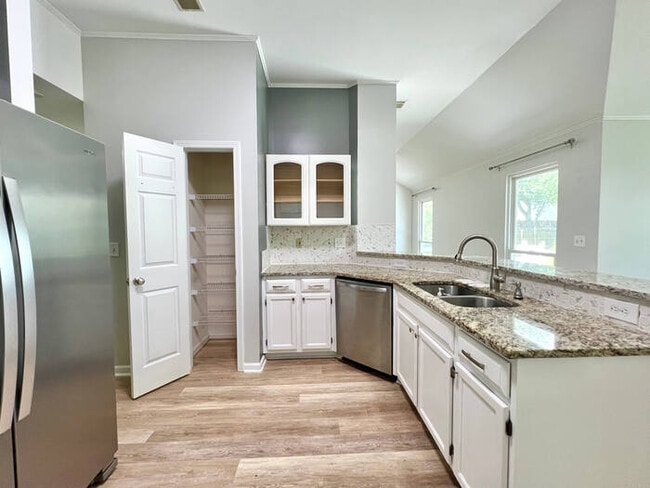 Building Photo - 104 Weatherby Ct