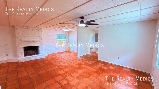 Building Photo - 31061 Lochmore Cir