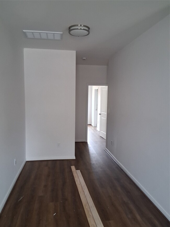Building Photo - 6835 Landor St