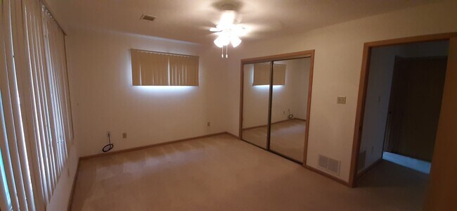 Building Photo - 204 Snead Dr