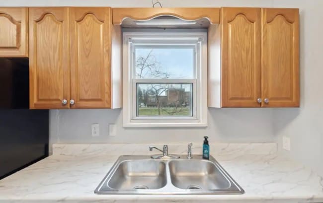 Building Photo - 1809 Rivard Rd