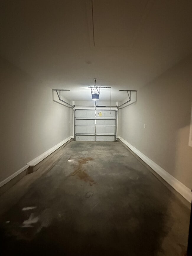 Building Photo - 815 Middleton Rd