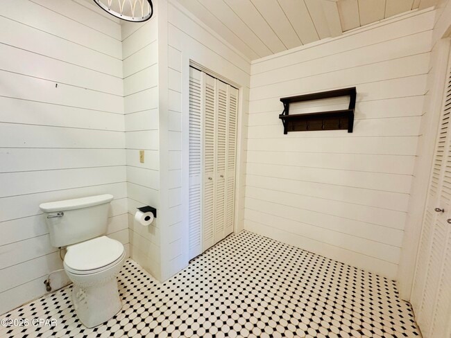Building Photo - 916 Cobia Dr