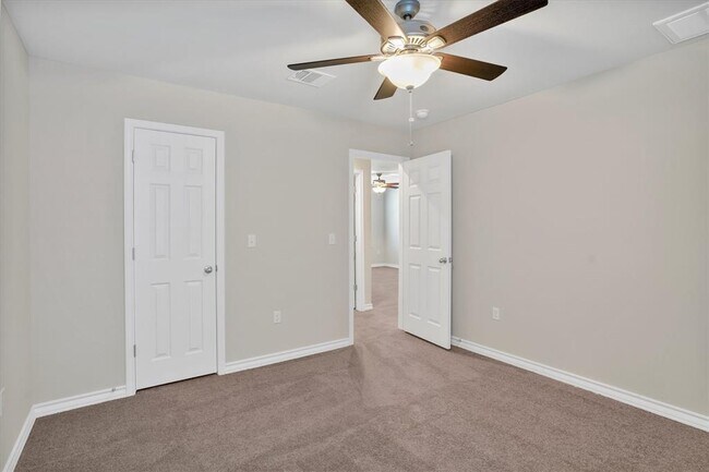 Building Photo - 5412 Golden Canary Ln