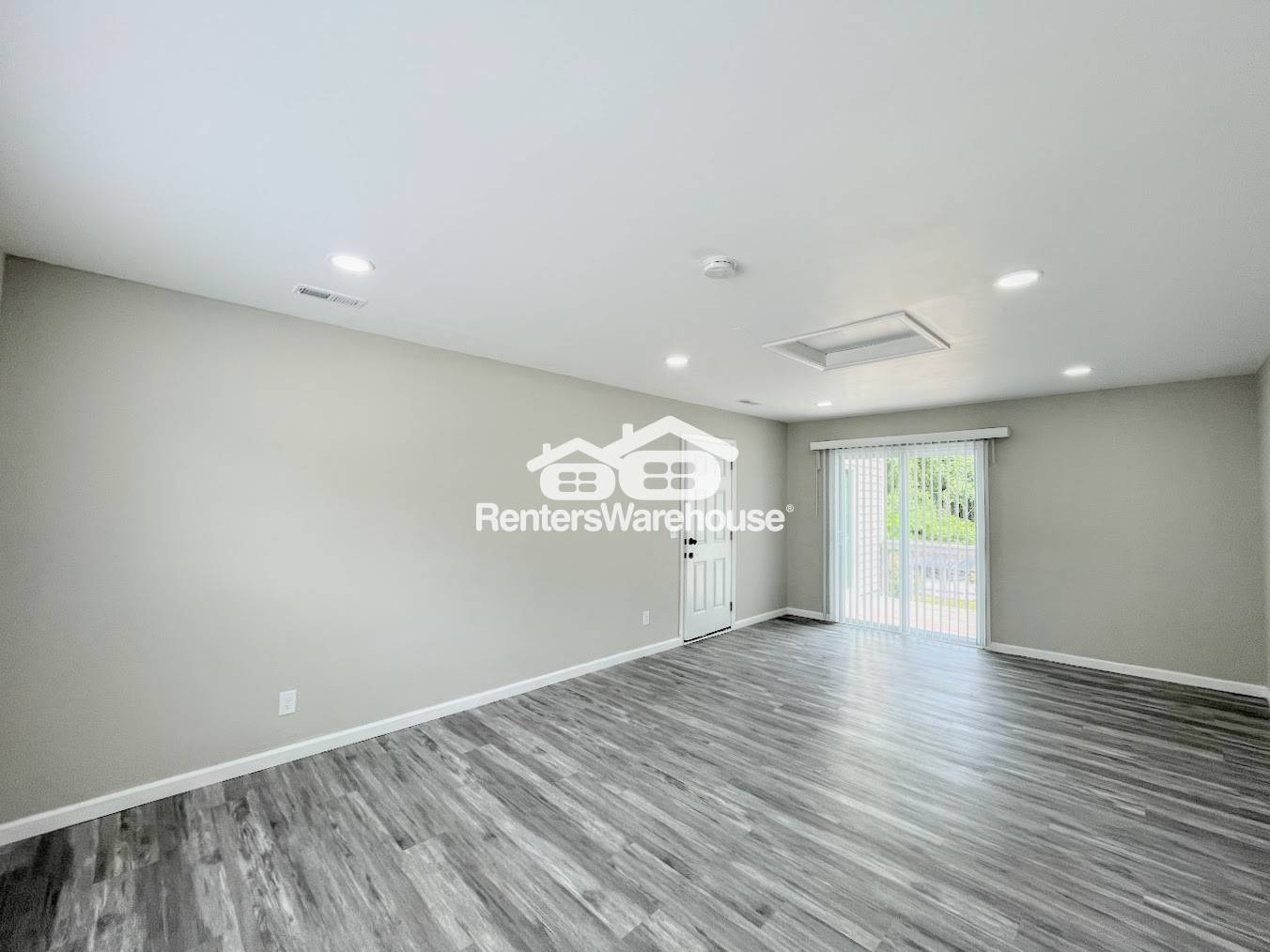 Building Photo - 1054 Ivaloo St