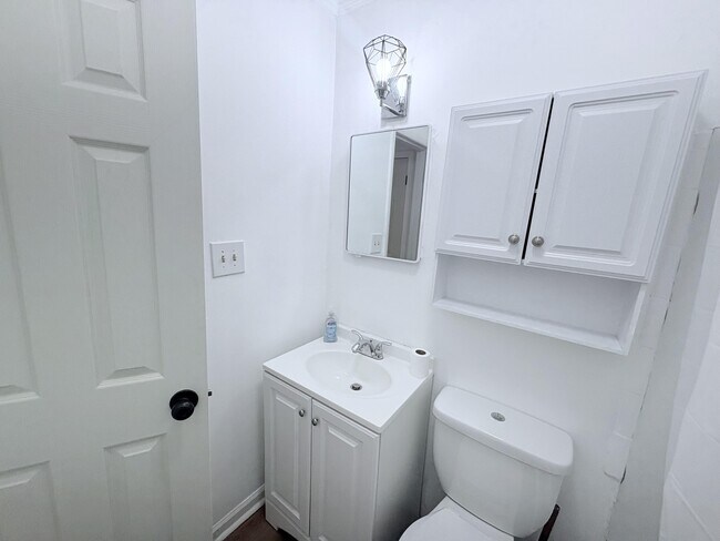 Building Photo - 131 Cole Dr