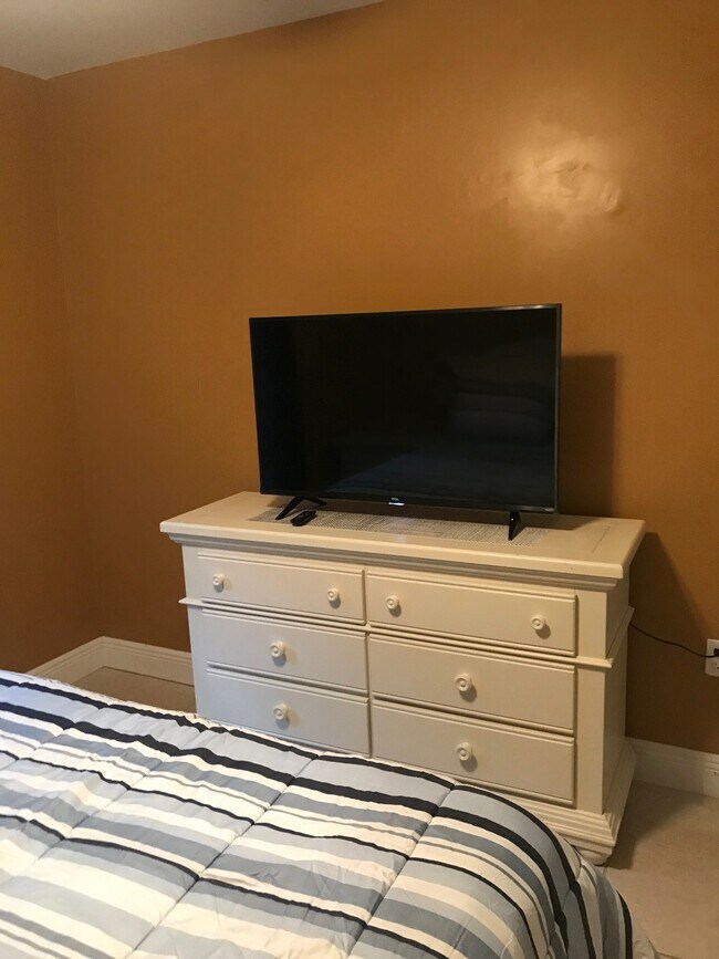 2nd bedroom - 1473 NE 48th St