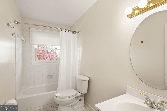 Building Photo - 13814 Leighfield St