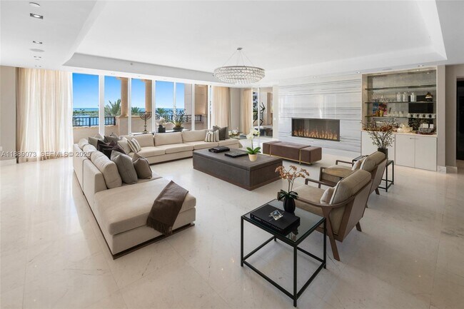 Building Photo - 7133 Fisher Island Dr