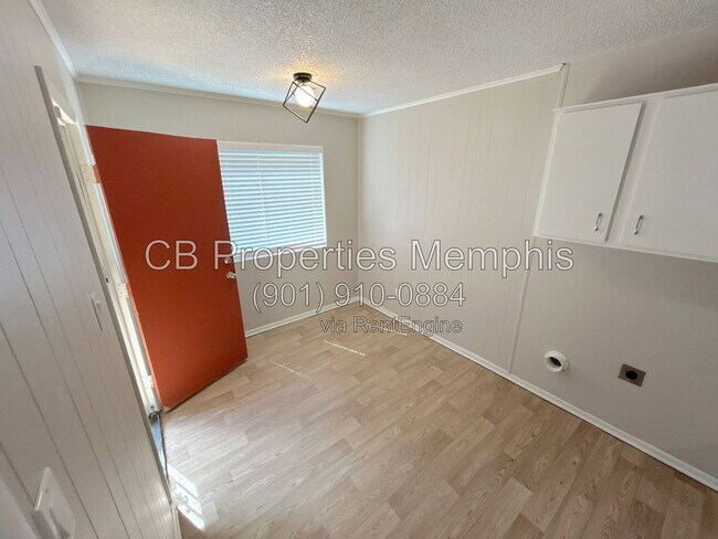 Building Photo - 2219 Goldbrier Ln