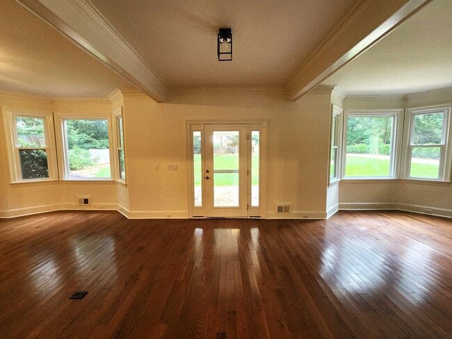 Building Photo - Executive Rental in Lake Redwine Community, 4 Bedrooms and 2.5 Baths 2 Car Garage - Newnan, GA
