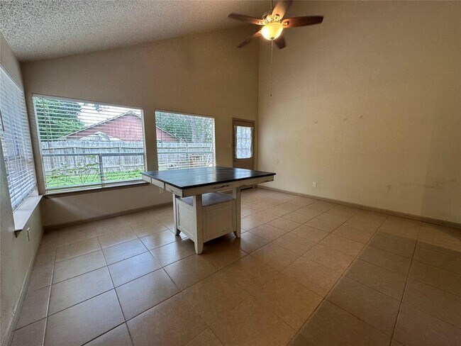 Building Photo - 16034 Barbarossa Dr