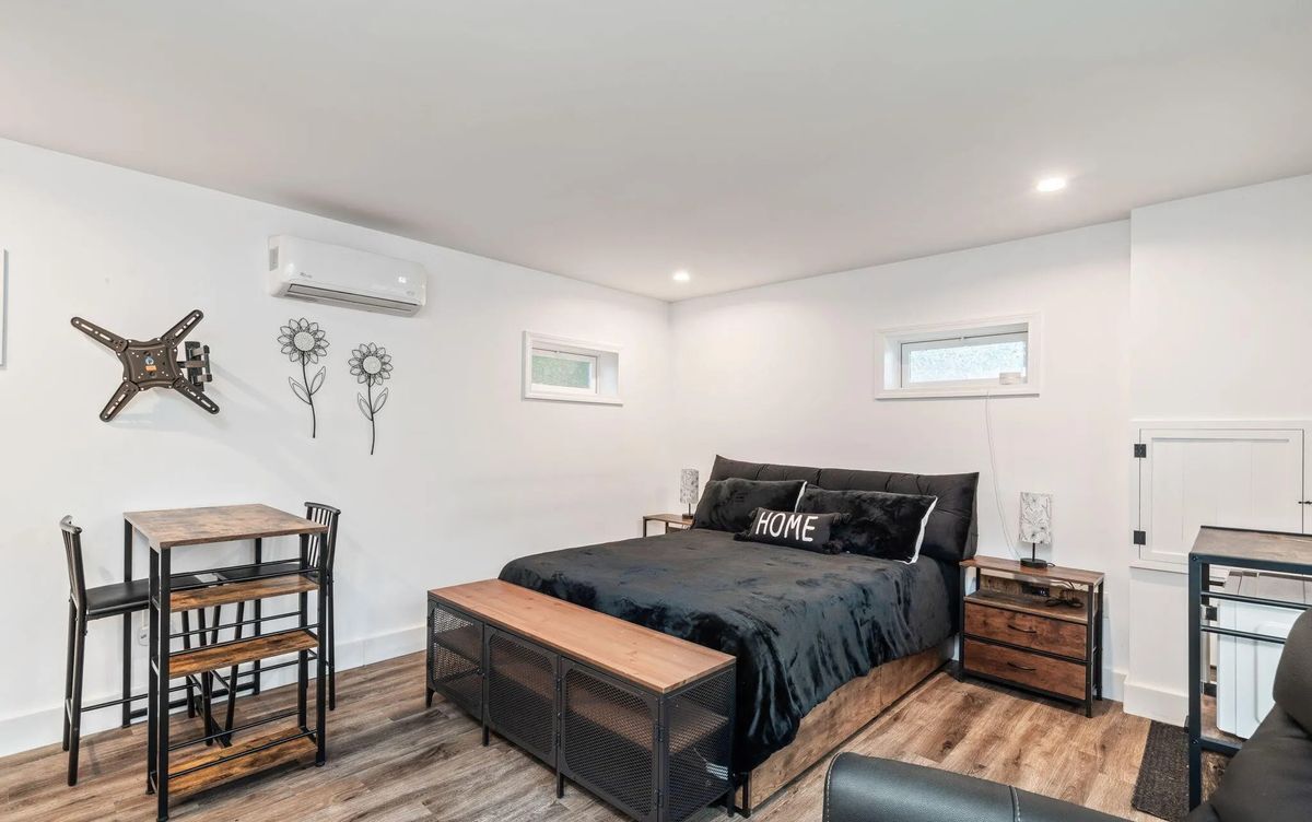 Building Photo - 1712 Cunningham Ln