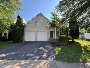 Building Photo - Spacious Elegance in Gated Piedmont!