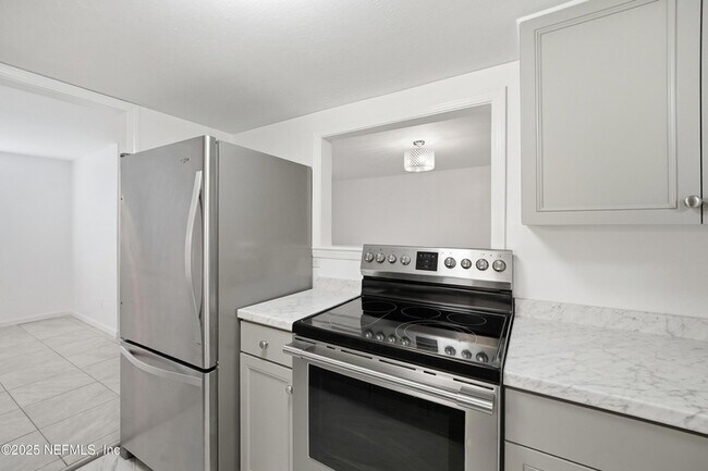 Building Photo - 4329 Plaza Gate Ln S