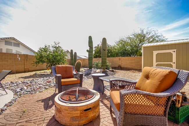 Building Photo - COMING SOON! Spacious 3 Bed, 2 Bath Home in Mesa