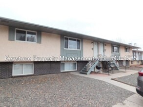 Building Photo - Lower Level Belmont 4-plex Apartment with ...