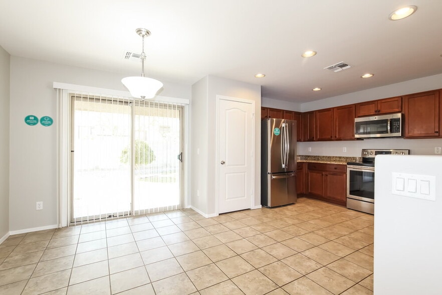 Building Photo - 17058 N 184th Ln