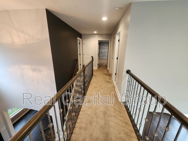 Building Photo - 40 Haywood Ln
