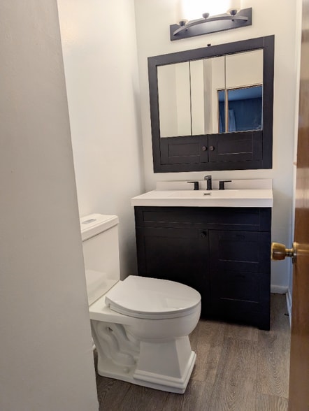 Building Photo - 1993 Meadow Dr