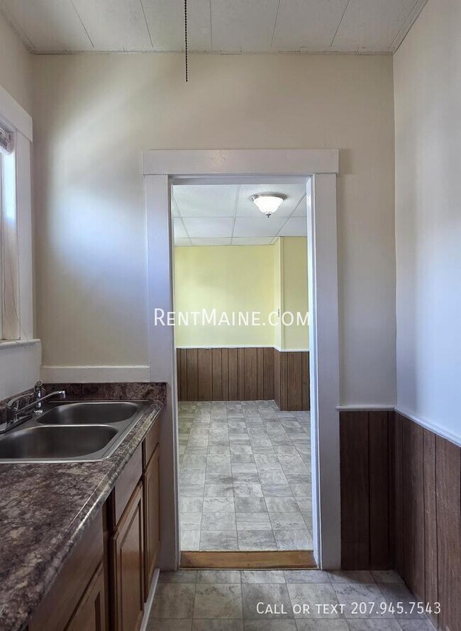 Building Photo - 84 Shawmut St