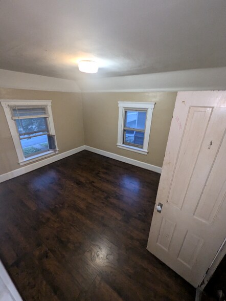 Building Photo - 334 13th St