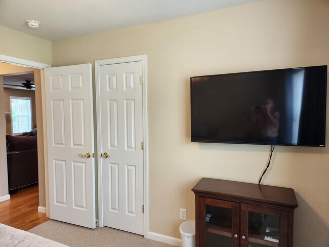 Building Photo - 8355 Nates Ln