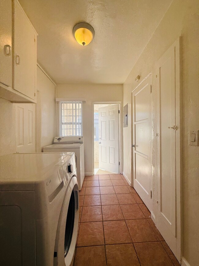 Building Photo - 818 Shenandoah St