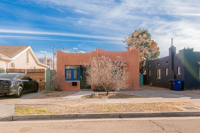 Building Photo - 720 Marquette Ave NW