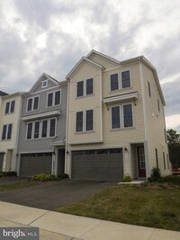 Building Photo - 120 Galaxy Pl