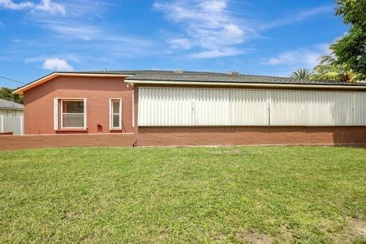 Building Photo - 1530 SW Escobar Ln