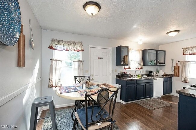 Building Photo - Gorgeous 4BD/2 BA Home for Rent- Cleveland