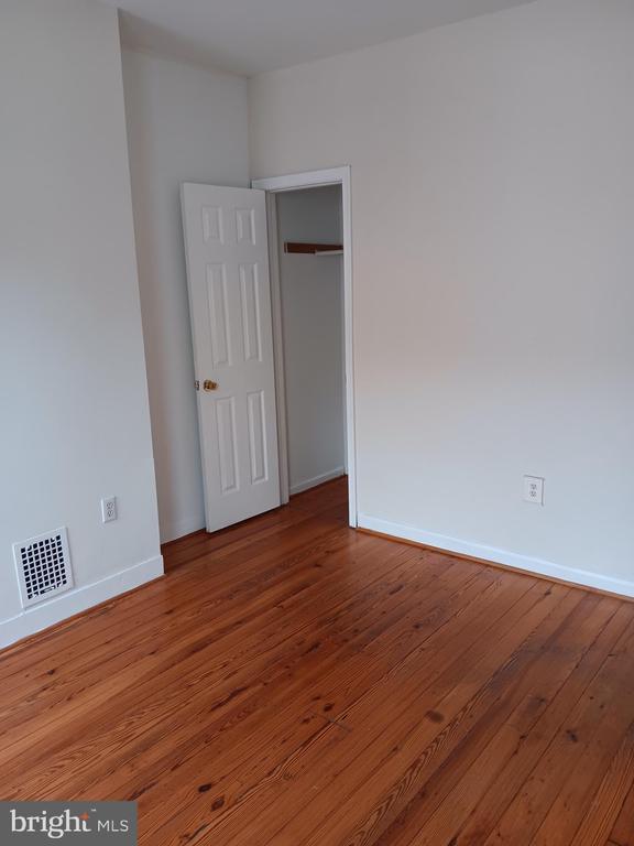 Building Photo - 117 N Glover St