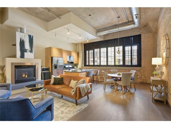 Primary Photo - 525 N 3rd St