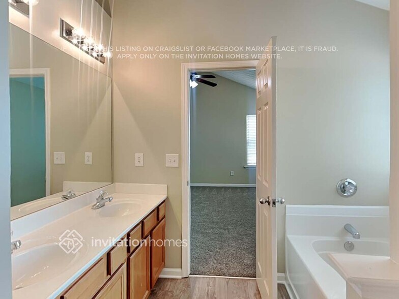 Building Photo - 4360 Grant Forest Cir