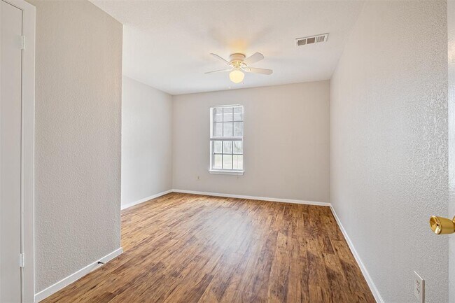 Building Photo - 6618 Cherrywood Ln