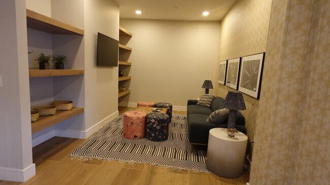 Building Photo - 1985 Startown Rd