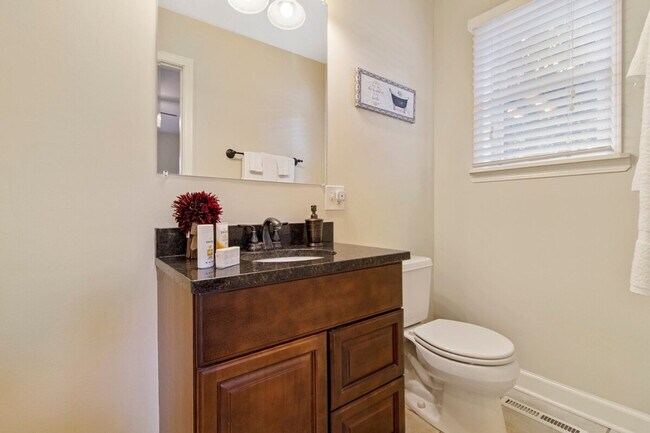 Building Photo - 9471 Sumac Rd