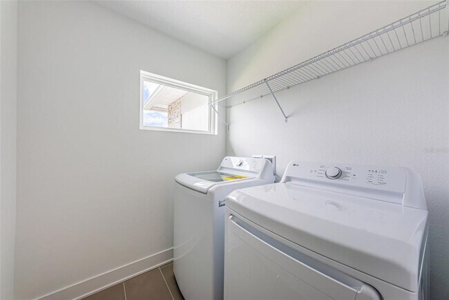 Building Photo - 1701 25th Ave N