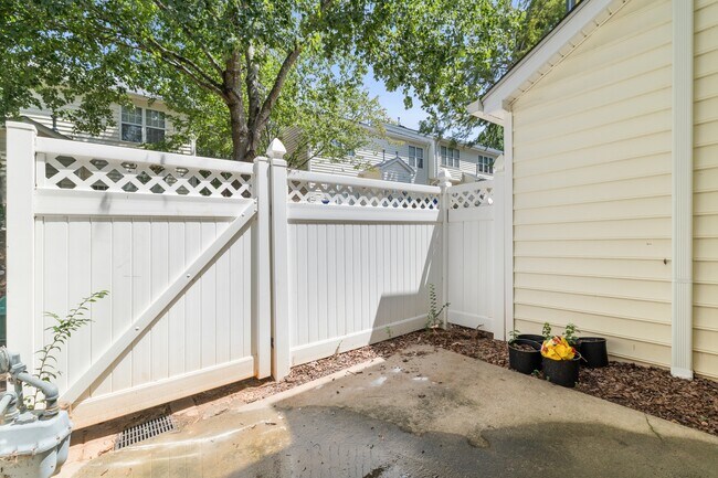Building Photo - 5712 Clearbay Ln