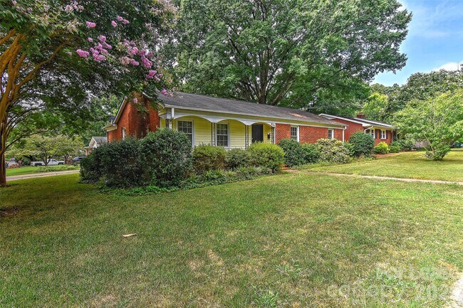 Building Photo - 420 Seneca Pl