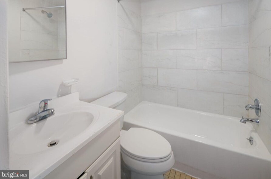 Building Photo - 894 N 42nd St