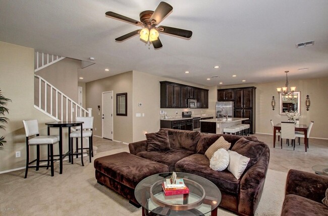 Building Photo - Beautiful 4BR Gated Home in Lehi Crossing ...