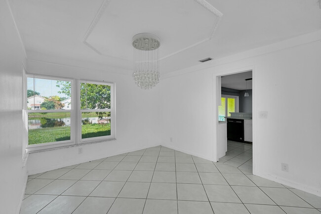Building Photo - 2865 NW 68th Ln