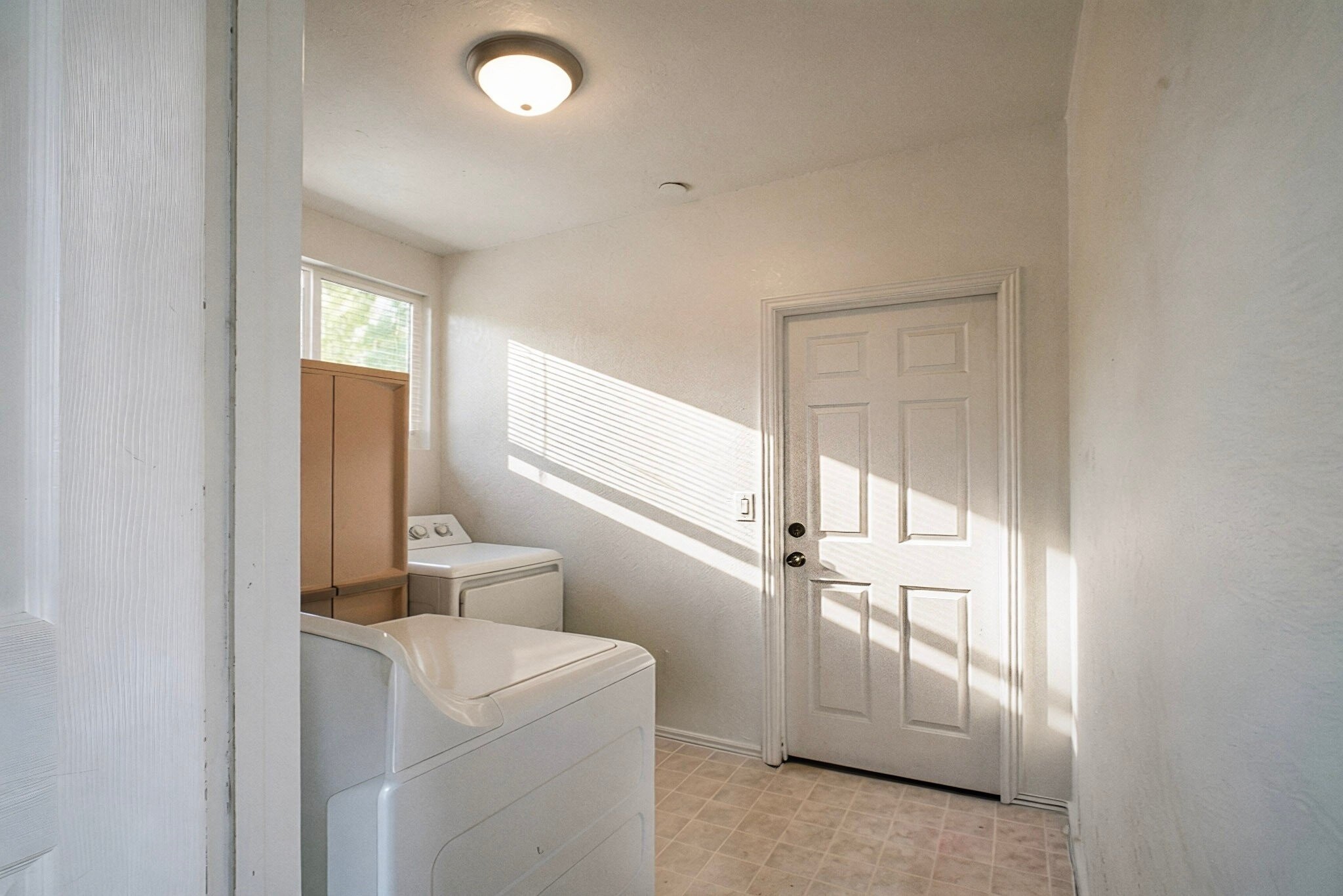 Building Photo - 376 W 700 N