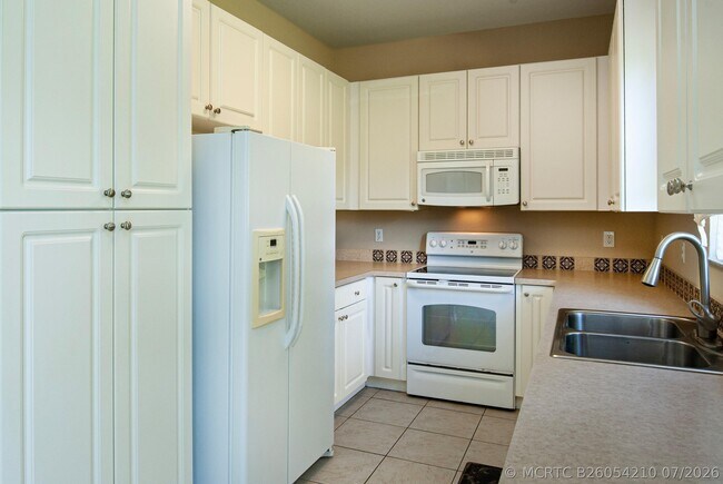 Building Photo - 9851 E Verona Cir