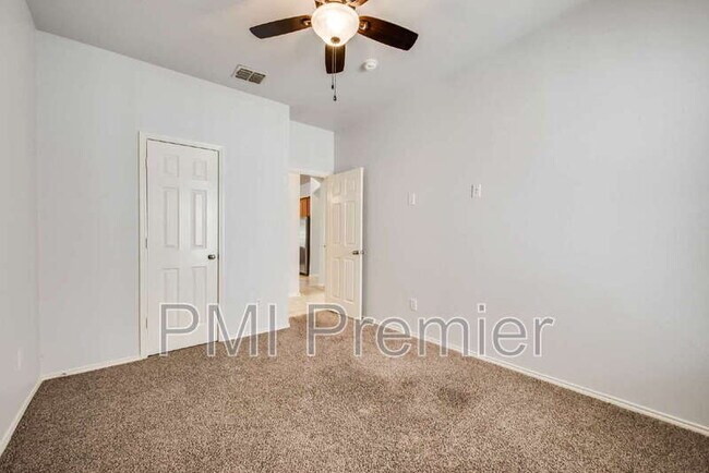 Building Photo - 4005 Ringdove Way