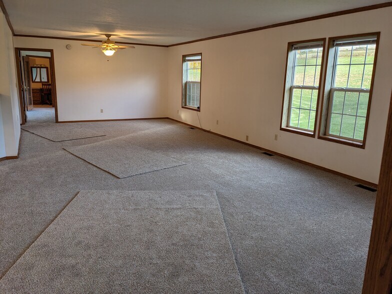 Building Photo - 10915 Roloson Rd