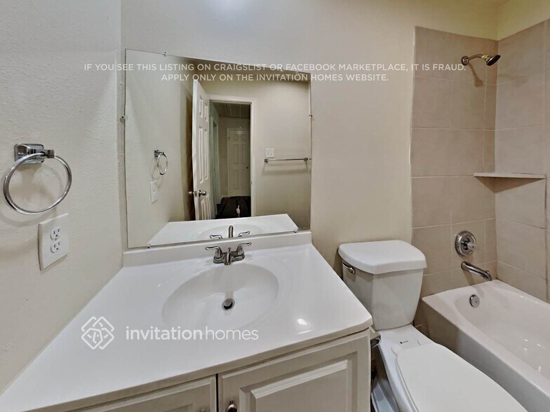 Building Photo - 8563 Chaletford Dr