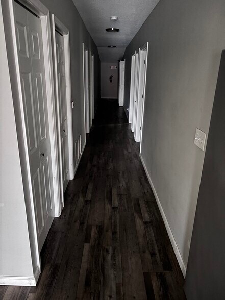 Building Photo - 512 N 2nd St